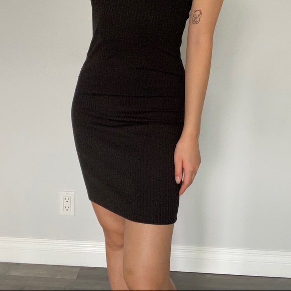 SOLD Black Midi Dress 🖤 - Picture 3 of 3